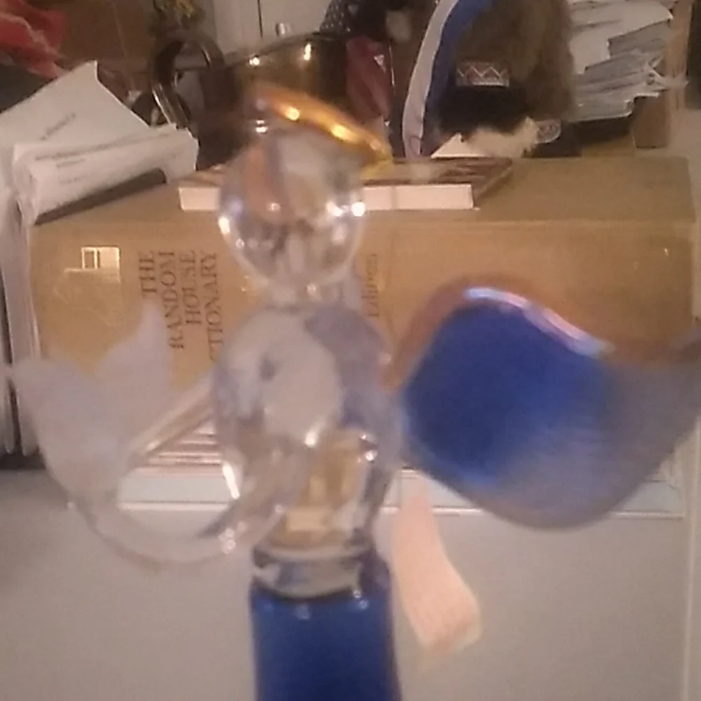 Hand blown glass angel - Picture 3 of 6